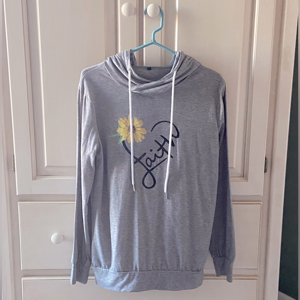 🌻Women’s Size M Faith Hoodie